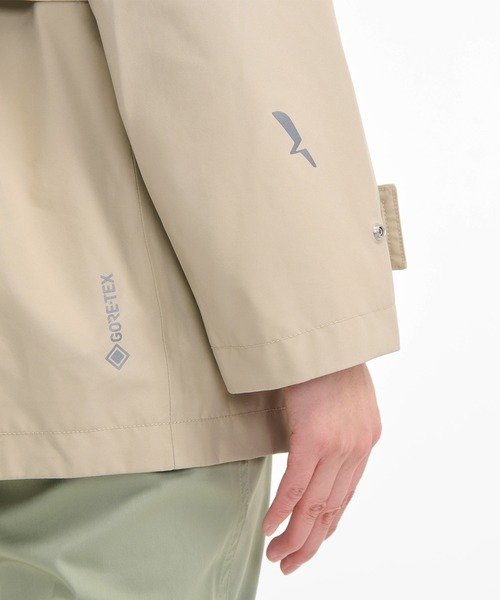 AIGLE(エーグル)の「防風 防水 透湿 GORE-TEX ゴアテックス 2レイヤー フーデッドコート / フード取り外し可(マウンテンパーカー・レディース・ベージュ/ダークブルー・35/38/36/40)」の7枚目の写真