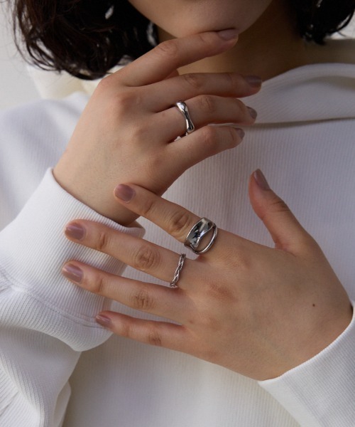 AZUL by moussy(アズールバイマウジー)の「マルチコンビリングセット(リング・レディース・その他2/マルチ・FREE)」の2枚目の写真