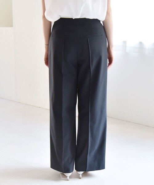 quaranciel(カランシエル)の「quaranciel: フラップ デザイン センター シーム セミ ワイド パンツ(セットアップ対応)(その他パンツ・レディース・ベージュ/ネイビー・36/38/40)」の8枚目の写真