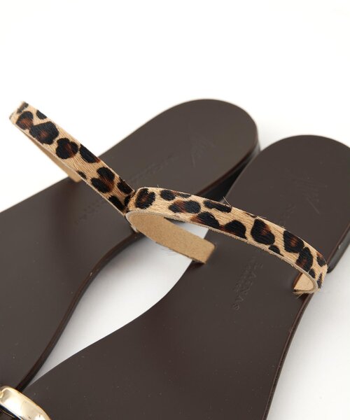 NICOLAS LAINAS（ニコラスライナス）の「【WEB限定サイズあり】【NICOLAS LAINAS】フラットサンダル（サンダル・レディース・ゴールド/シルバー・38/37/36/39）」の6枚目の写真