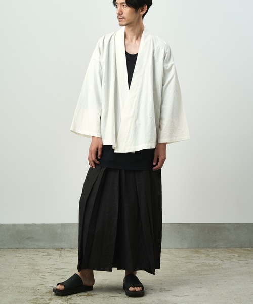 和ROBE（ワローブ）の「WA Y SHIRT TECH（カーディガン/ボレロ・メンズ・ホワイト/チャコール/ブラック・2/3）」の10枚目の写真