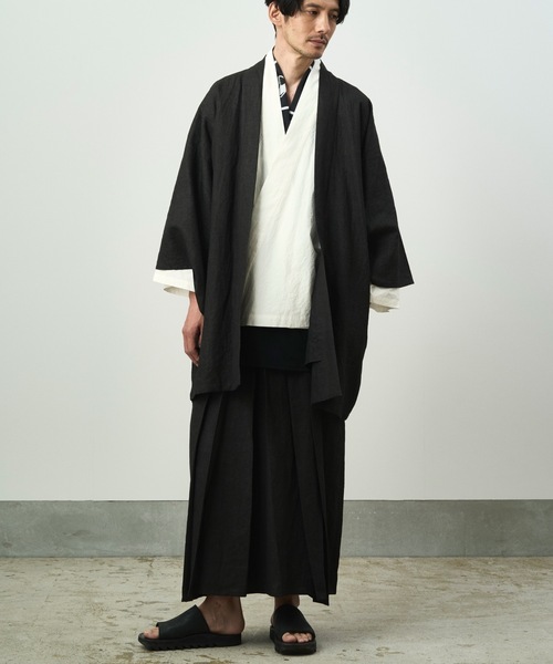 和ROBE（ワローブ）の「WA Y SHIRT TECH（カーディガン/ボレロ・メンズ・ホワイト/チャコール/ブラック・2/3）」の12枚目の写真