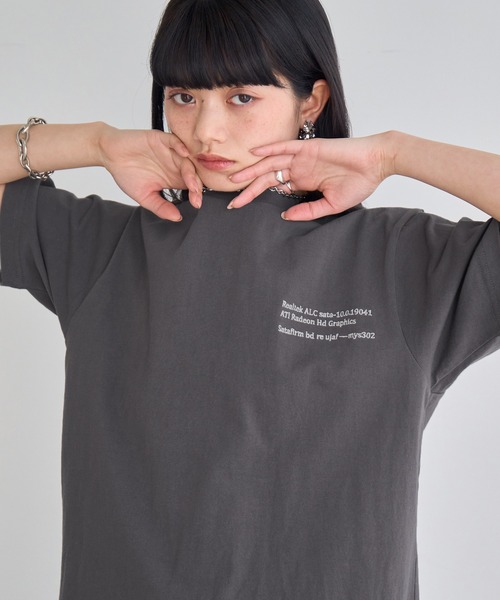 NOGLE（ノグル）の「【NOGLE/ノグル】刺繍ロゴTEE（Tシャツ/カットソー・レディース・ブラック/ホワイト/ライトグレー/ダークブラウン/レッド/チャコール・FREE）」の4枚目の写真