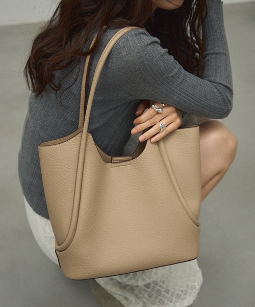 Lutim by u(ルチバイユー)の「Cord tote bag with pouch / ポーチ付コードトートバック(トートバッグ・レディース・キャメル/ベージュ/ブラック/アイボリー/ブラウン・FREE)」の4枚目の写真