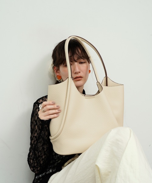 Lutim by u(ルチバイユー)の「Cord tote bag with pouch / ポーチ付コードトートバック(トートバッグ・レディース・キャメル/ベージュ/ブラック/アイボリー/ブラウン・FREE)」の1枚目の写真