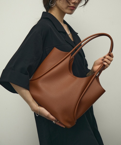 Lutim by u(ルチバイユー)の「Cord tote bag with pouch / ポーチ付コードトートバック(トートバッグ・レディース・キャメル/ベージュ/ブラック/アイボリー/ブラウン・FREE)」の10枚目の写真