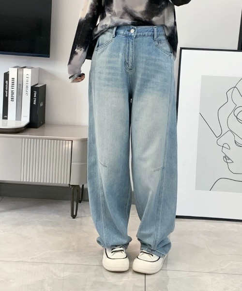 gossip！ロサンゼルス（ゴシップロサンゼルス）の「ワイドレッグ バレルデニムパンツ（デニムパンツ・レディース・ライトブルー・S/M）」の7枚目の写真