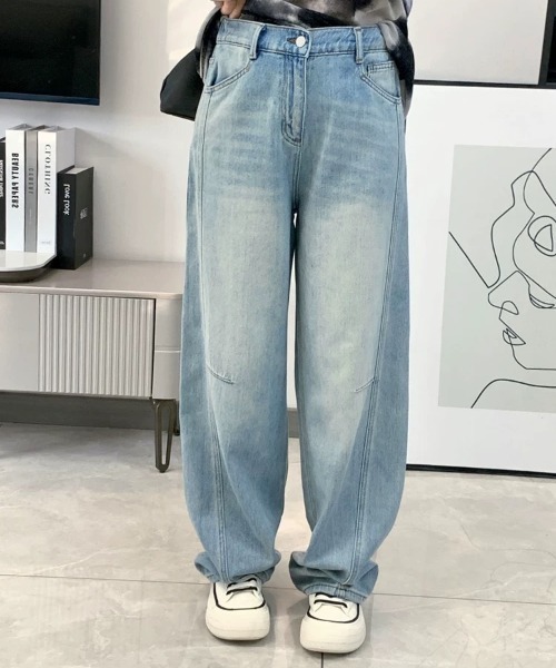 gossip！ロサンゼルス（ゴシップロサンゼルス）の「ワイドレッグ バレルデニムパンツ（デニムパンツ・レディース・ライトブルー・S/M）」の10枚目の写真