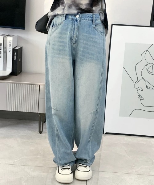 gossip！ロサンゼルス（ゴシップロサンゼルス）の「ワイドレッグ バレルデニムパンツ（デニムパンツ・レディース・ライトブルー・S/M）」の11枚目の写真