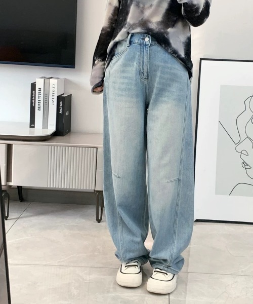 gossip！ロサンゼルス（ゴシップロサンゼルス）の「ワイドレッグ バレルデニムパンツ（デニムパンツ・レディース・ライトブルー・S/M）」の12枚目の写真
