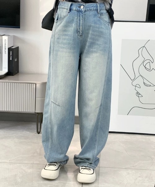 gossip！ロサンゼルス（ゴシップロサンゼルス）の「ワイドレッグ バレルデニムパンツ（デニムパンツ・レディース・ライトブルー・S/M）」の16枚目の写真