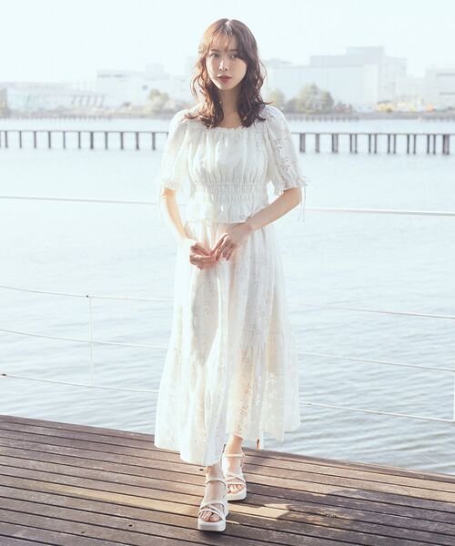 earth music&ecology（アースミュージックアンドエコロジー）の「透かし花柄ブラウス（シャツ/ブラウス・レディース・ブラック/アイボリー・FREE）」の19枚目の写真