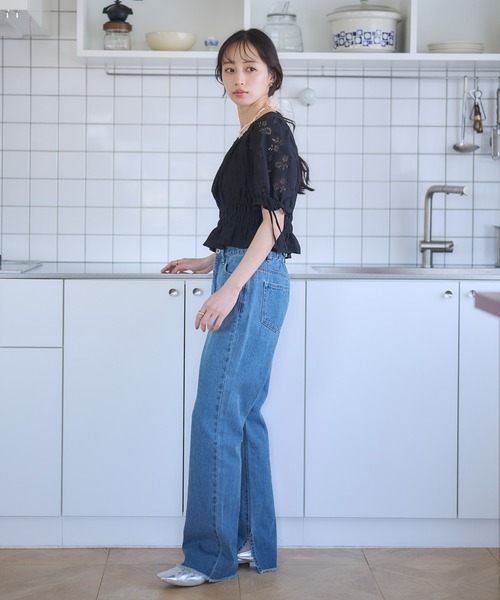 earth music&ecology（アースミュージックアンドエコロジー）の「透かし花柄ブラウス（シャツ/ブラウス・レディース・ブラック/アイボリー・FREE）」の9枚目の写真