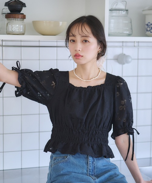 earth music&ecology（アースミュージックアンドエコロジー）の「透かし花柄ブラウス（シャツ/ブラウス・レディース・ブラック/アイボリー・FREE）」の3枚目の写真