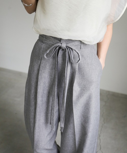 select MOCA(セレクトモカ)の「ダブルベルトワイドパンツ(スラックス・レディース・グレー/ブラック・MEDIUM/LARGE)」の14枚目の写真