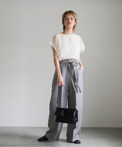 select MOCA(セレクトモカ)の「ダブルベルトワイドパンツ(スラックス・レディース・グレー/ブラック・MEDIUM/LARGE)」の3枚目の写真