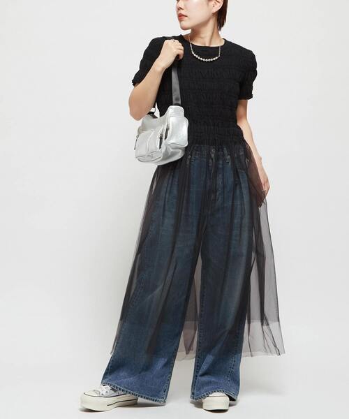 CONVERSE TOKYO（コンバーストウキョウ）の「【HL】SHIRRING TULLE DOCKING DRESS（ワンピース・レディース・ホワイト/ブラック/ブルー・FREE）」の2枚目の写真