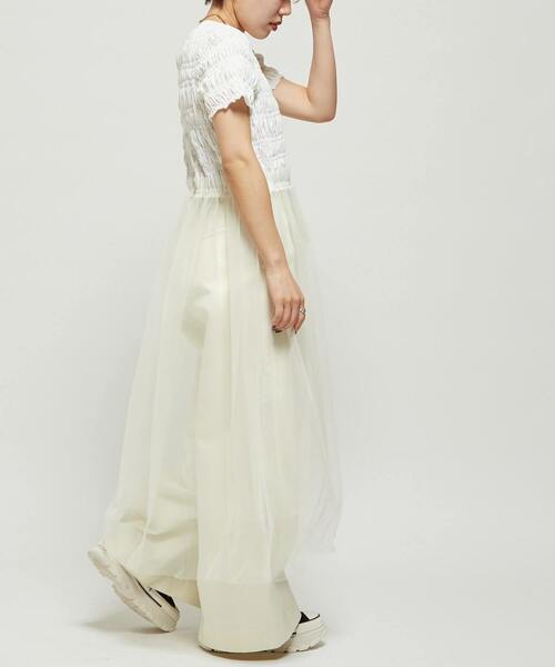 CONVERSE TOKYO（コンバーストウキョウ）の「【HL】SHIRRING TULLE DOCKING DRESS（ワンピース・レディース・ホワイト/ブラック/ブルー・FREE）」の10枚目の写真