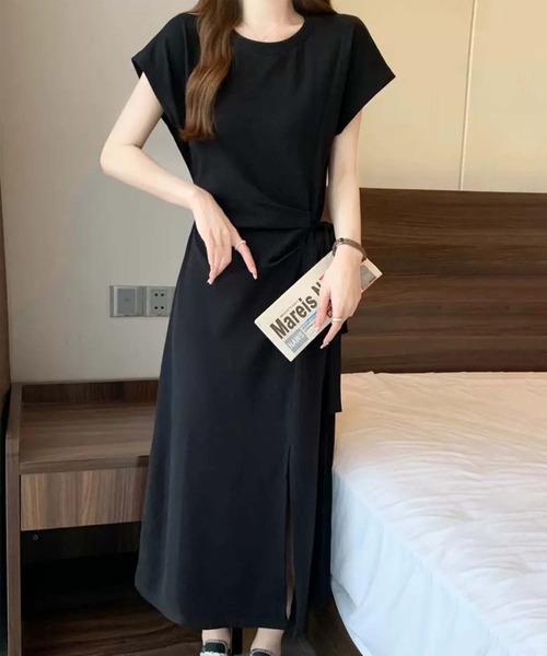 BANICO（バニコ）の「ウエストリボン付きカットソーワンピース (SS)（ワンピース・レディース・ベージュ/ブラック・MEDIUM/LARGE）」の3枚目の写真