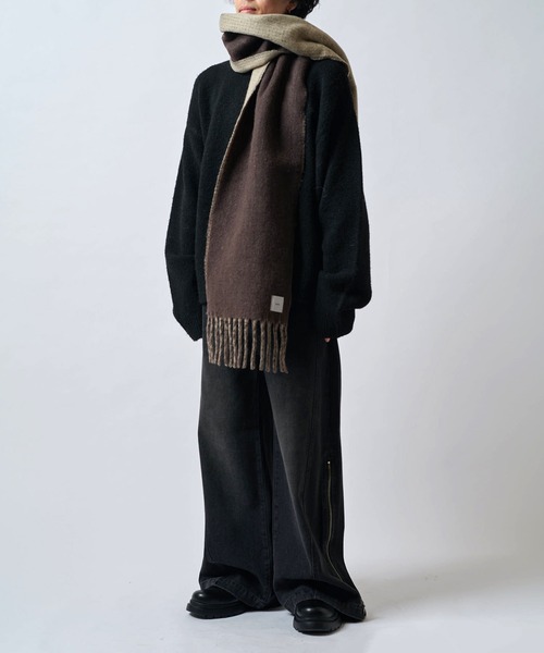 Lui's（ルイス）の「ソフトタッチボリュームロングリバーシブルマフラー（マフラー・メンズ・ブラウン/ブラック・FREE）」の11枚目の写真