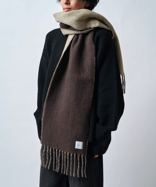 Lui's（ルイス）の「ソフトタッチボリュームロングリバーシブルマフラー（マフラー・メンズ・ブラウン/ブラック・FREE）」の9枚目の写真