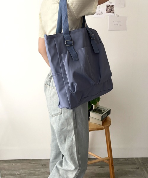Dewlily（デューリリー）の「旅行映え◎荷物多めの推し活にもおすすめ♪大容量2WAYショルダーバッグ（ショルダーバッグ・レディース・ホワイト/カーキ/ブラック/ブルー・FREE）」の14枚目の写真