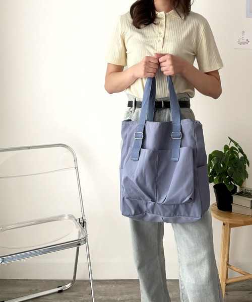 Dewlily（デューリリー）の「旅行映え◎荷物多めの推し活にもおすすめ♪大容量2WAYショルダーバッグ（ショルダーバッグ・レディース・ホワイト/カーキ/ブラック/ブルー・FREE）」の13枚目の写真