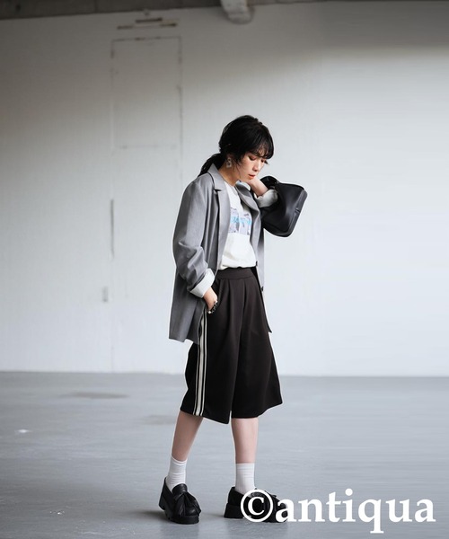 antiqua(アンティカ)の「ポンチハーフパンツ(その他パンツ・レディース・ネイビー/グレー/ブラック・ONESIZE)」の4枚目の写真