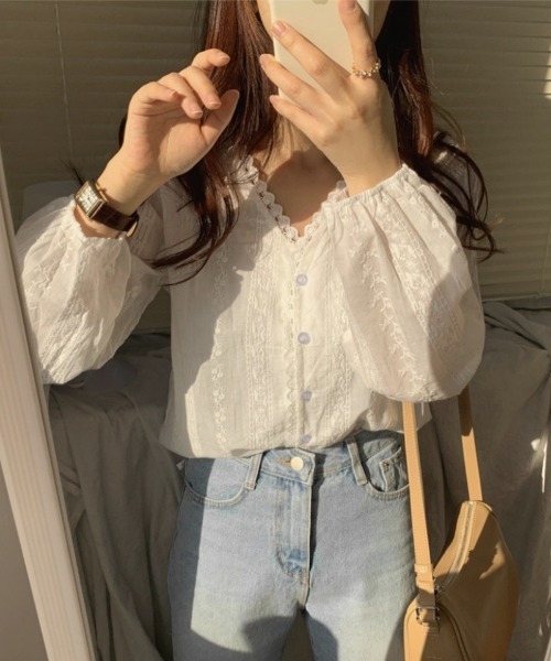 Ritzy(リッツィー)の「レースデザイン Vネック ブラウス(シャツ/ブラウス・レディース・ホワイト・M/L/XL)」の8枚目の写真
