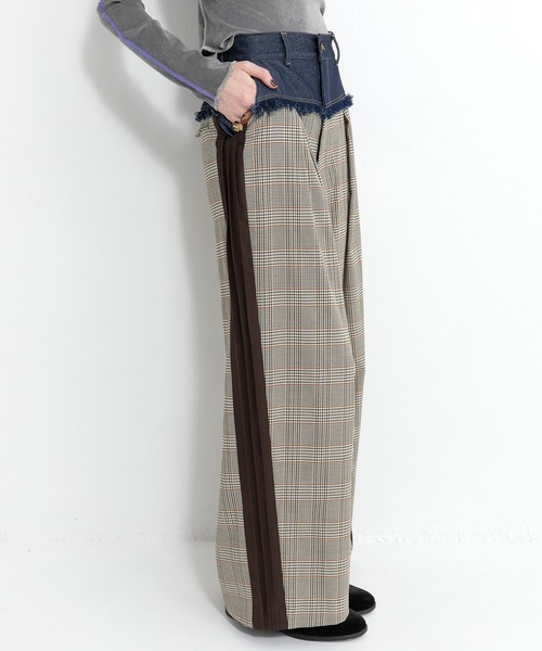 AULA AILA（アウラアイラ）の「チェックデニムコンビネーションパンツ（スラックス・レディース・ブラック/チャコールグレー/ブラウン・0/1）」の3枚目の写真