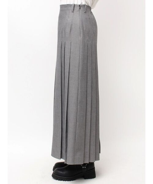 CALNAMUR（カルナムール）の「ランダムプリーツロングスカート（スカート・レディース・チャコールグレー/ライトグレー・FREE/SMALL/MEDIUM）」の6枚目の写真