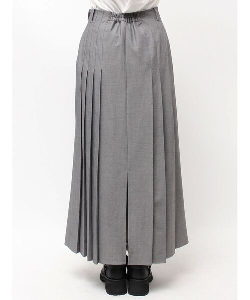 CALNAMUR（カルナムール）の「ランダムプリーツロングスカート（スカート・レディース・チャコールグレー/ライトグレー・FREE/SMALL/MEDIUM）」の7枚目の写真
