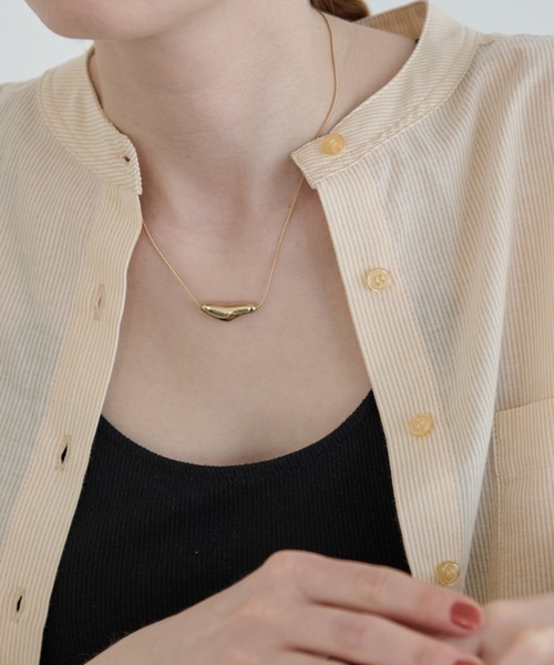 Crisp（クリスプ）の「ニュアンスモチーフネックレス（ネックレス・レディース・ゴールド/シルバー・FREE）」の2枚目の写真