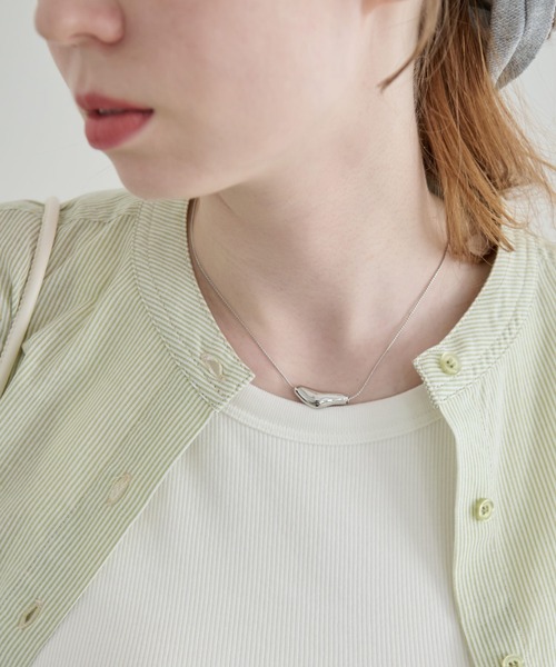 Crisp（クリスプ）の「ニュアンスモチーフネックレス（ネックレス・レディース・ゴールド/シルバー・FREE）」の7枚目の写真