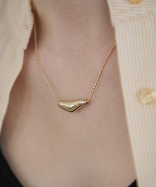 Crisp（クリスプ）の「ニュアンスモチーフネックレス（ネックレス・レディース・ゴールド/シルバー・FREE）」の5枚目の写真