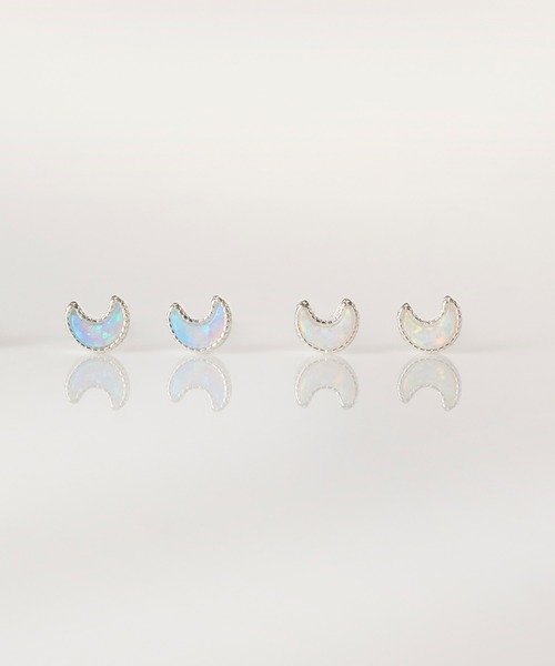 Jolie Toujours(ジョリトゥジュール)の「【金属アレルギー軽減】〈Silver925〉人工オパールムーンスタッドピアス(ピアス(両耳用)・レディース・シルバー/サックスブルー・FREE)」の4枚目の写真