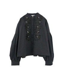 Marilyn Moon（マリリンムーン）の「【SOI-MeME】code embroidery pearl blouse（シャツ/ブラウス）」