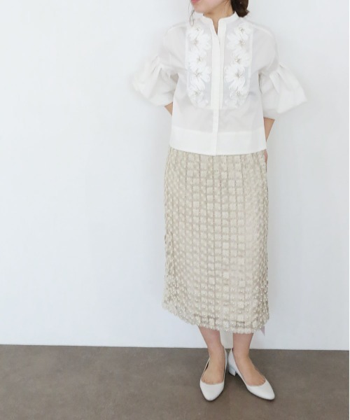 Marilyn Moon（マリリンムーン）の「【SOI-MeME】code embroidery pearl blouse（シャツ/ブラウス・レディース・アイボリー/オフホワイト/チャコール/ブラック・FREE）」の19枚目の写真
