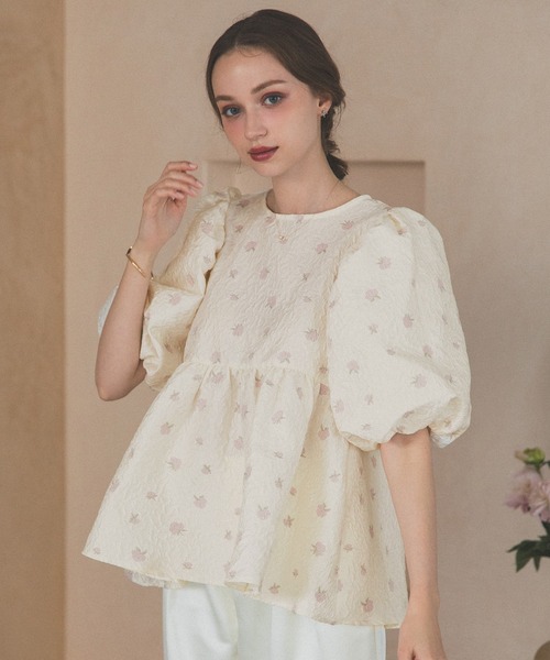 MERAKI（メラキ）の「ペプラムフラワーパフスリーブブラウス（シャツ/ブラウス・レディース・イエロー/ホワイト/アイボリー/ブルー・FREE）」の5枚目の写真