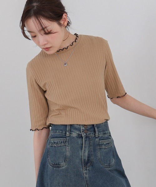 Bab(バブ)の「ウェーブメローハーフスリーブリブカットソー(Tシャツ/カットソー・レディース・アイボリー/ブラック/ベージュ/ライトグレー/テラコッタ・M)」の1枚目の写真