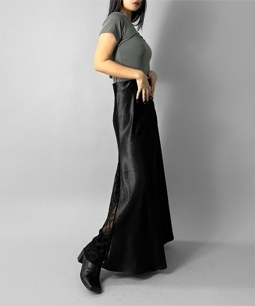 LVEU.(ラブユ.)の「【LVEU.】フロントカットアウトトップス / トップス 半袖 カットアウト 肌見せ ミニT クロップド ショート コンパクト ブラック カーキ(Tシャツ/カットソー・レディース・ブラック/カーキ・FREE)」の4枚目の写真