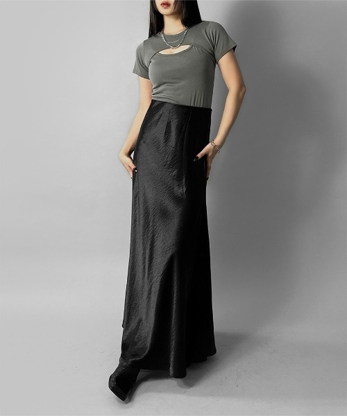 LVEU.(ラブユ.)の「【LVEU.】フロントカットアウトトップス / トップス 半袖 カットアウト 肌見せ ミニT クロップド ショート コンパクト ブラック カーキ(Tシャツ/カットソー・レディース・ブラック/カーキ・FREE)」の8枚目の写真