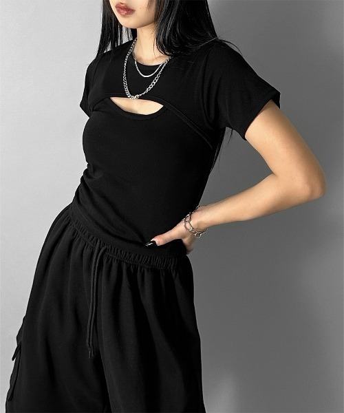 LVEU.(ラブユ.)の「【LVEU.】フロントカットアウトトップス / トップス 半袖 カットアウト 肌見せ ミニT クロップド ショート コンパクト ブラック カーキ(Tシャツ/カットソー・レディース・ブラック/カーキ・FREE)」の12枚目の写真