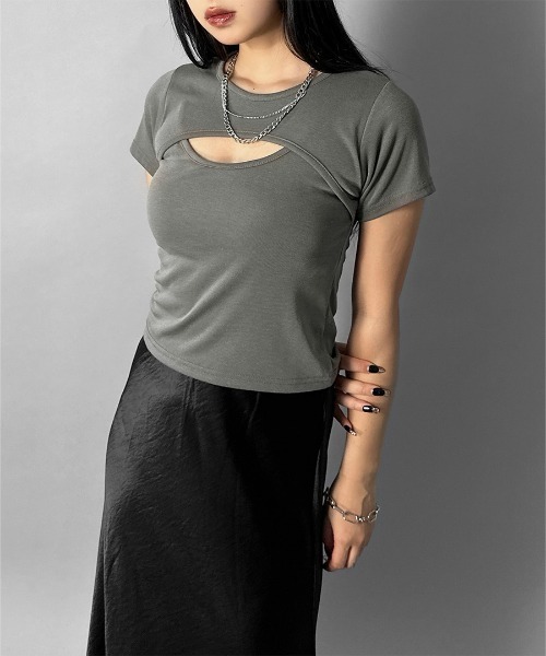 LVEU.(ラブユ.)の「【LVEU.】フロントカットアウトトップス / トップス 半袖 カットアウト 肌見せ ミニT クロップド ショート コンパクト ブラック カーキ(Tシャツ/カットソー・レディース・ブラック/カーキ・FREE)」の17枚目の写真