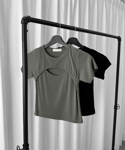 LVEU.(ラブユ.)の「【LVEU.】フロントカットアウトトップス / トップス 半袖 カットアウト 肌見せ ミニT クロップド ショート コンパクト ブラック カーキ(Tシャツ/カットソー・レディース・ブラック/カーキ・FREE)」の18枚目の写真