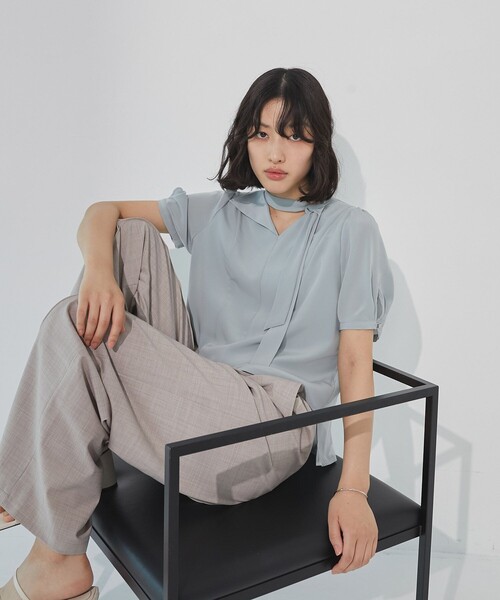 UNITED TOKYO（ユナイテッドトウキョウ）の「エアリーグレースタイブラウス｜ウォッシャブル/吸汗/速乾/防シワ/オフィスカジュアル/半袖/春服（シャツ/ブラウス・レディース・アイボリー/ライトブルー/ブラック・FREE）」の19枚目の写真