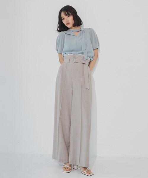 UNITED TOKYO（ユナイテッドトウキョウ）の「エアリーグレースタイブラウス｜ウォッシャブル/吸汗/速乾/防シワ/オフィスカジュアル/半袖/春服（シャツ/ブラウス・レディース・アイボリー/ライトブルー/ブラック・FREE）」の18枚目の写真