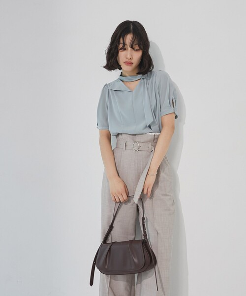 UNITED TOKYO（ユナイテッドトウキョウ）の「エアリーグレースタイブラウス｜ウォッシャブル/吸汗/速乾/防シワ/オフィスカジュアル/半袖/春服（シャツ/ブラウス・レディース・アイボリー/ライトブルー/ブラック・FREE）」の17枚目の写真