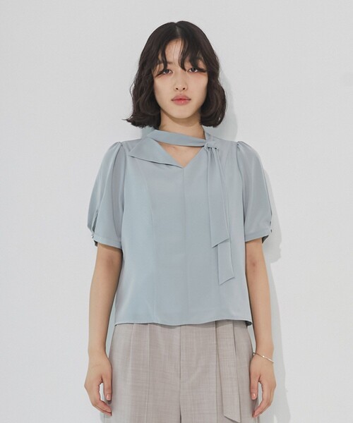 UNITED TOKYO（ユナイテッドトウキョウ）の「エアリーグレースタイブラウス｜ウォッシャブル/吸汗/速乾/防シワ/オフィスカジュアル/半袖/春服（シャツ/ブラウス・レディース・アイボリー/ライトブルー/ブラック・FREE）」の16枚目の写真