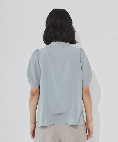 UNITED TOKYO（ユナイテッドトウキョウ）の「エアリーグレースタイブラウス｜ウォッシャブル/吸汗/速乾/防シワ/オフィスカジュアル/半袖/春服（シャツ/ブラウス・レディース・アイボリー/ライトブルー/ブラック・FREE）」の14枚目の写真
